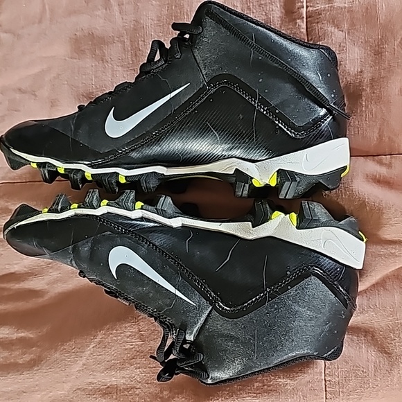 STUNNING NIKE ALPHA SHARK 2 FOOTBALL CLEATS - Picture 5 of 12